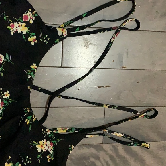 Ruffle tank - Picture 3 of 3